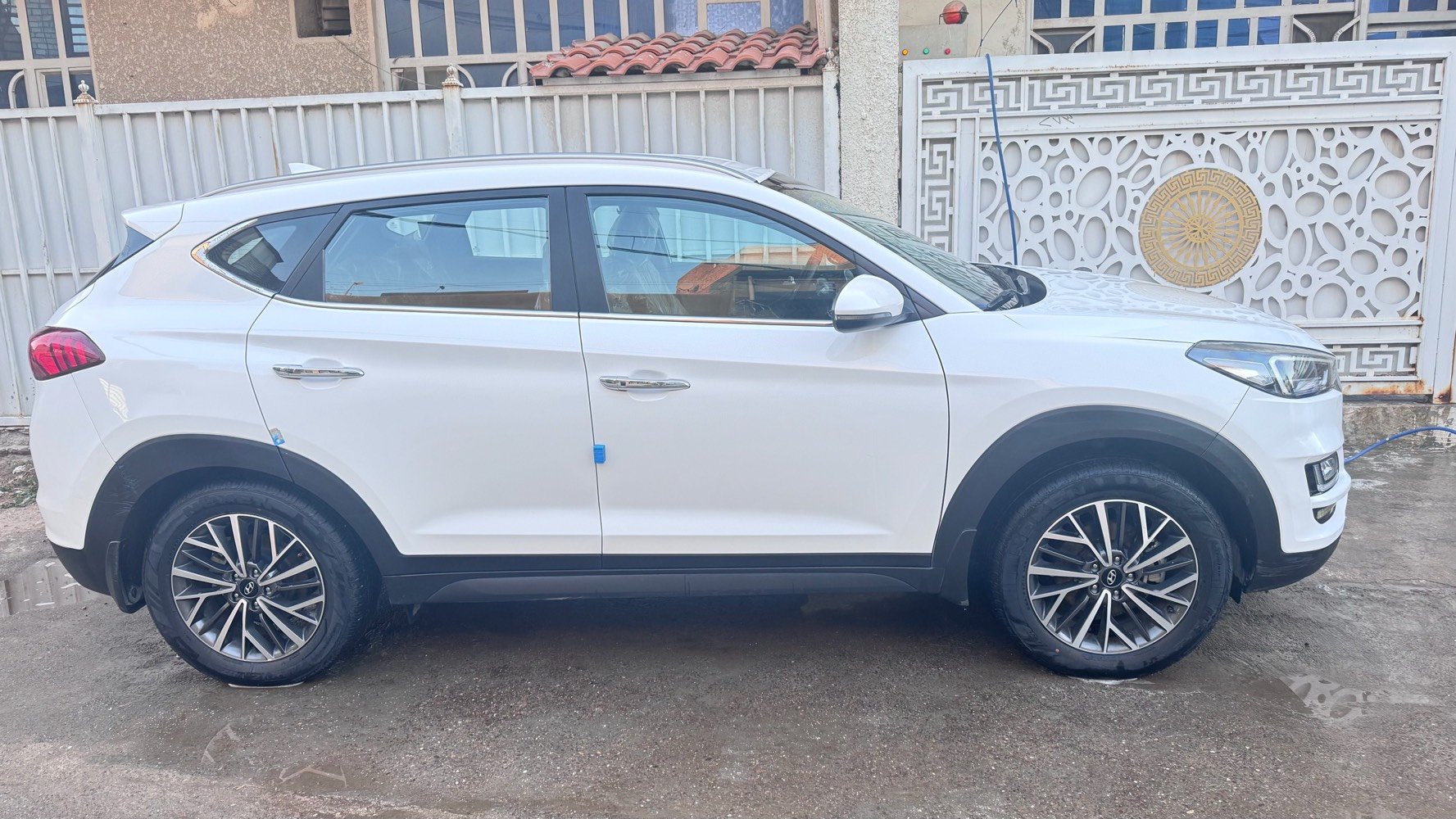 نوع السيارة : توسان خليجي
موديل : 2020
موصفات : فول عدة بانوراما 
ماشية : 24 الف
السعر :21.500$
استفسار : ***********