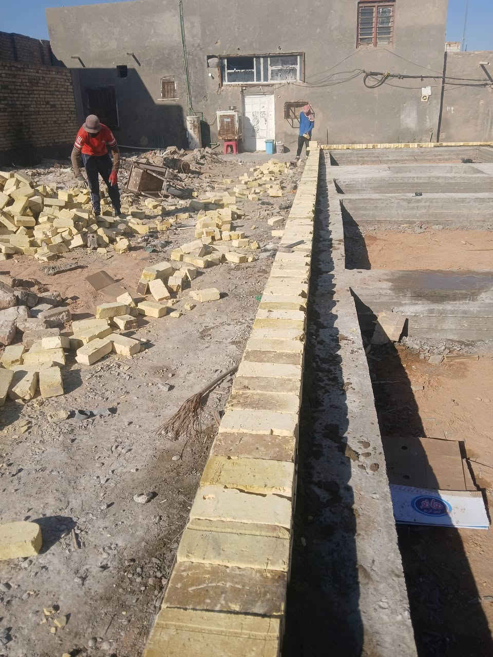 خلفه بناء درجه اولى استمرار بالعمل استلام مهندس شرط ناخذ مكطوعه وناخذ عل دبل وبليوميه ***********
