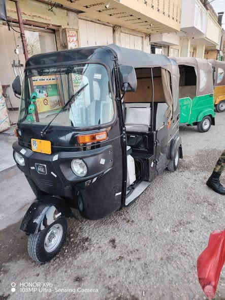 سلام عليكم تكتك تلاثه وعشرين مكفواله ما عده الخياسات قليله مكان الكحلاء السعر خاص هاذ رقمي***********
