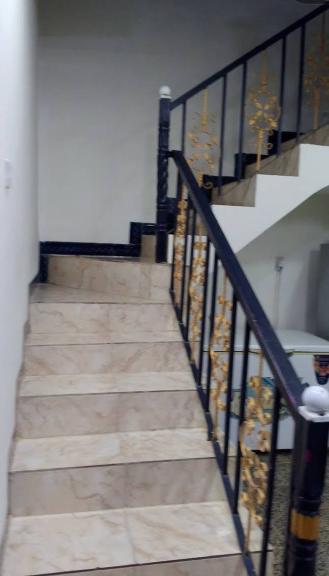 مشتمل للبيع مساحة ( ١٠٠ ) متر ، طابق واحد ، حي المثنى خلف الشهداء رقم العقار ( ١٤٧٩ )
للإستفسار المراسلة على الخاص ، او الاتصال : ***********
