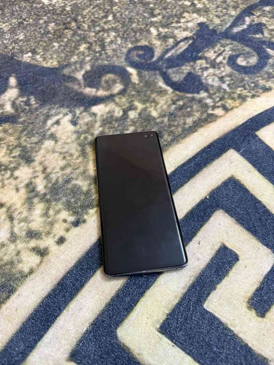 السلام عليكم 
كلكسي إس ١٠ بلاس اصلي 
ذاكره ١٢٨ 
ذاكرة عشوائيّة ٨ كيكا 
نضافه ٩٥٪؜ 
 مكاني بغداد حي اور 

*********** الاستفسار الاتصال أو مراسلة واتساب
