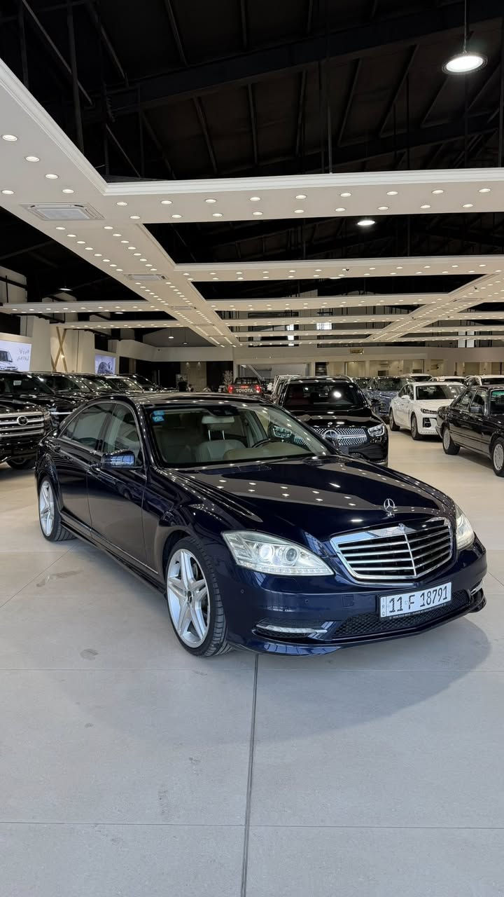 مارسيدس (2013 s350 )
السيارة طويلة
وكالة خليجية
 مكفولة كفالة عامة
عدا الجاملغ والباب بارد بسيط موضح بالسونار
ماشية 75 الف
تخم تاير الماني اصلي جديد
رقم السيارة بغداد تحويل ثاني يوم
للأستفسار :
***********
