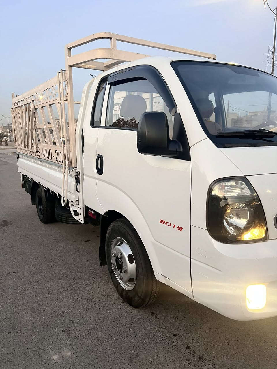 كيا فحل  موديل 18 مفتوح
مكينه 4000 ما بيه تبخير 
السياره بلاديه كلشي ما محور 
الشاصي مكفول 
كرسي كهربائي 
بيه بارد و صبغ 
سعره 136 
***********
