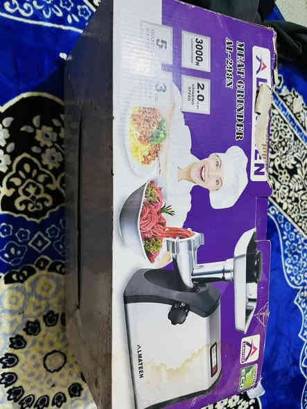 مكينه ثرم للبيع جديده بعدهي مطالعه من كارتونه ابد ولامستدخدمه الشراي يجي خاص او تصال ***********
