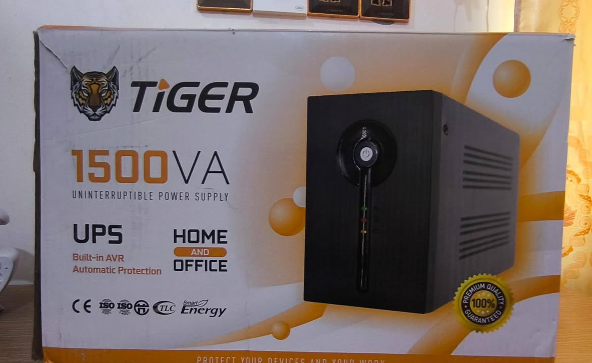 بلي فور فات  للبيع وياه اقراص ٢ وجوستك ٢ للبيع مكاني كربلاء الحر الصغير قرب جامع المهدي سعره ٢٠٠ وبيه مجال قليل وعندي وياه جهاز يوبي اس شحن يشغل بلازمه وبلي ومدته نص ساعه إطفاء سعره ٩٠ وبيه مجال قليل للاستفسار ***********
