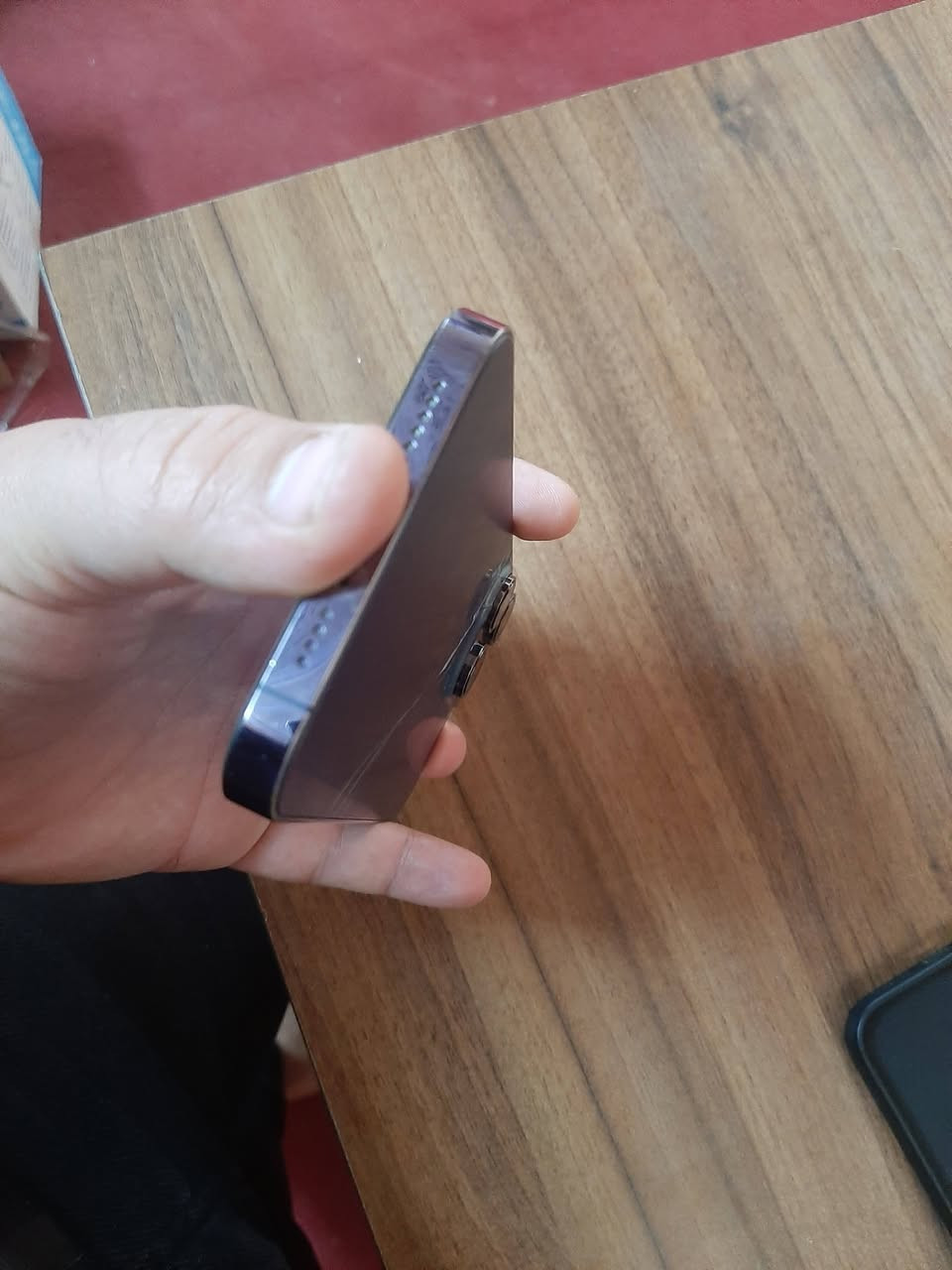 ايفون ١٤ برو ماكس دبل شريحة شرق اوسط  غراضه كامله بطارية معلايه بيع او مراوس الشراي يتصل ***********
