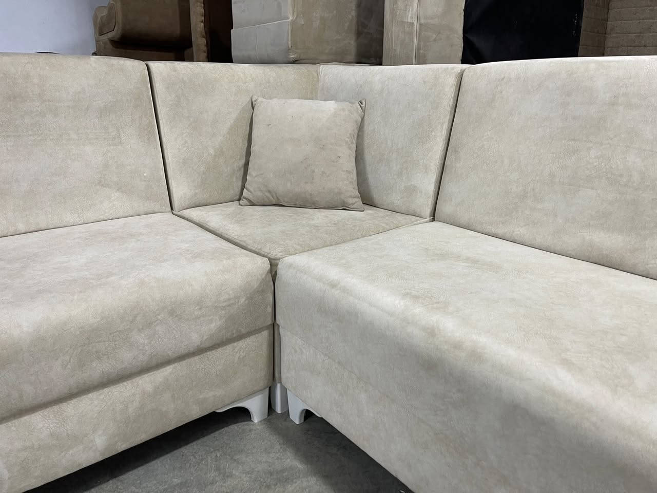 ئێڵ
ئەم ئێڵە بۆ فرۆشتن 10نەفەریە 
دەست کردە لۆک لۆکە بەکار نەهاتوە
دیزاینی تورکیەکی سادەیە زۆر تایبەتە
ژم***********
