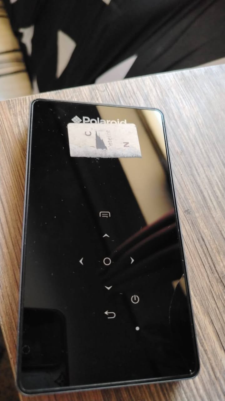(عارض بيانات) صغير محمول من Polaroid للبيع اخو الجديد نظيف جدا  نريدة ٨٠ الف وبي مجال  مكاني زيونه


**إذا كنت صاحب هذا الإعلان وتريد حذفه لأي سبب، رجاءا أرسل رسالة إلى الدعم الفني**