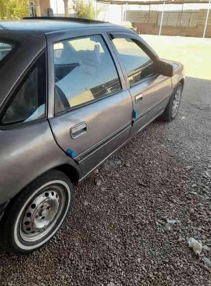 السلام عليكم سيارة اوبل فكتره للبيع مكينة وكير جيد صدر جيد سياره جاهزه تخم تاير جديد سنويه نافذه السعر ٢٨$ العنوان الرمادي معرض الغيث للأستفسار ***********
