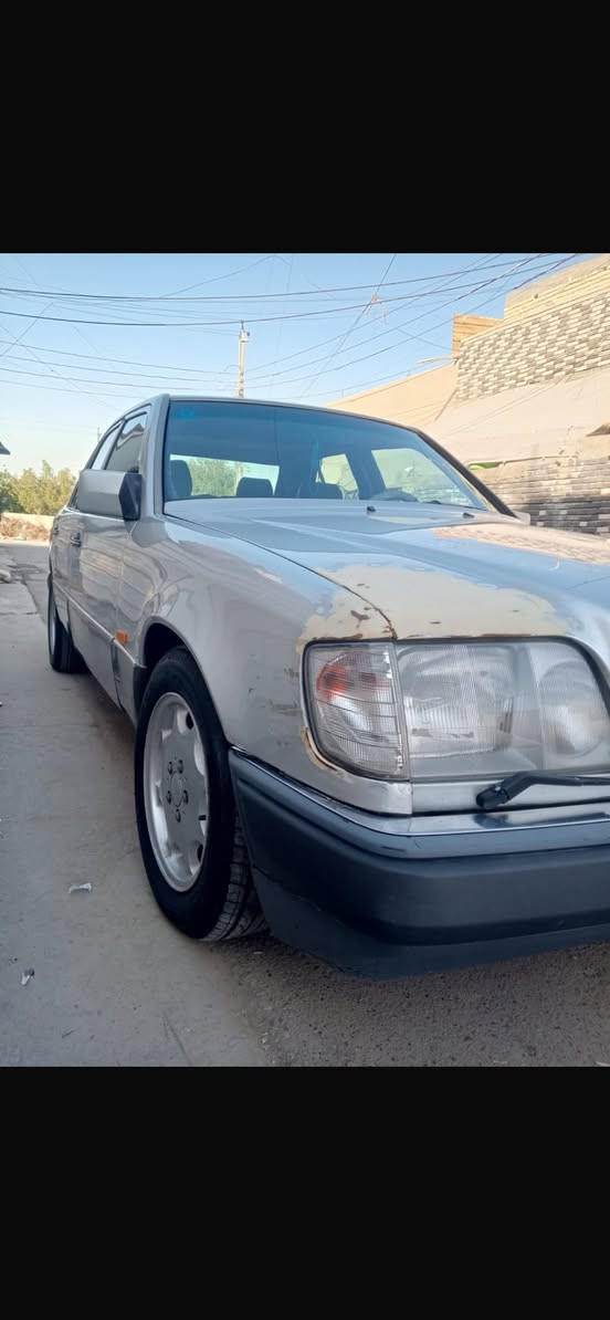 السلام عليكم 
سياره مارسدس دب ١٩٩٥
سياره بلاد كفاله كير مكينه 
تبريد ثلج تدفئه 
كهربائيات 
سياره مصبوغه للجماليه بدون حادث بيهه بس شبر معجن بدون صبغ رايدهه 68 ورقه وبيهه مجال حك الجيه 
مكان السياره بغداد 
*********** بي واتساب
