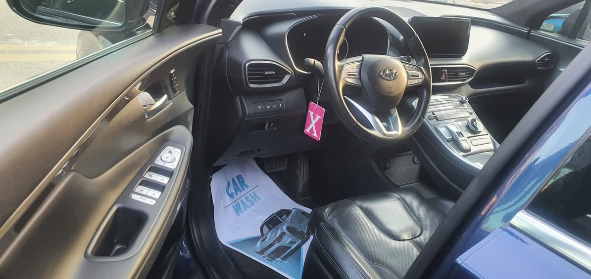 السلام عليكم سنتافيه  2023 فول مواصفات ١/١                رادارات بانوراما حساس جابني كامره 360 فول للاخير داخل جلد تنته كنتاره مكينه 2500 تيربو 
تخم تاير جديد 
صدر جديد 
السياره جاهزه للاخير بيهة قطعه صبغ جاملغ ايمن فقط رقم اربيل باسمي السياره هزه سنويه جديده
السعر 235$ وبيهة مجال بسيط 
مكان السياره بغداد الحريه 
رقمي ***********
***********
