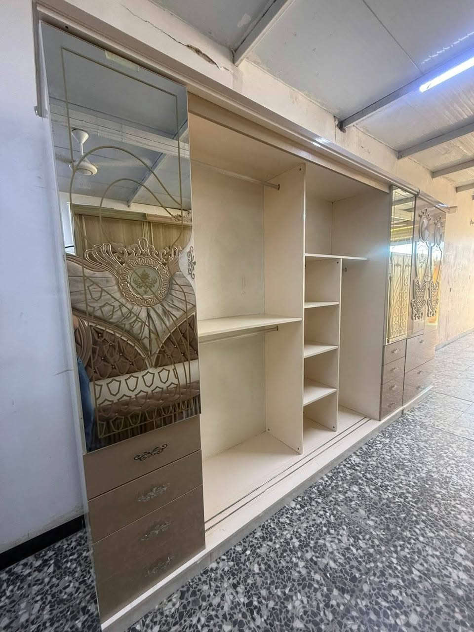 غرفه تركي مستعمل نضافه 85
نضام سلايت كبير وأبواب صغير 

عدد القطع 9 بيه كنتور طفل اضافي 

السعر 800 قفل قفل


**إذا كنت صاحب هذا الإعلان وتريد حذفه لأي سبب، رجاءا أرسل رسالة إلى الدعم الفني**