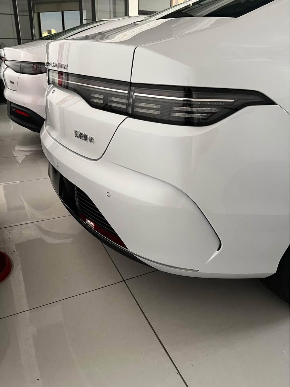 BYD DESTRO.   2025 0km ☄️
سپی 💥رەش 💥نەوتی 
بی وای دی دیسترۆیەر سفر پێنج
سێ  شێوازی لێخوڕین
هایبرێد + بەنزین + ئیڤی واتا فول کارەبایی 
تەنکییەک ٤٥ لیترە و بەشی هەزار و ١٠٠ کم ڕۆشتن دەکات
٢٠٢٥
سفر کم
کاتی نەشکاو (٣ مانگ کاتی 
) 
بە شەرتی سۆنەر

***********
#HALWEST #CARS
