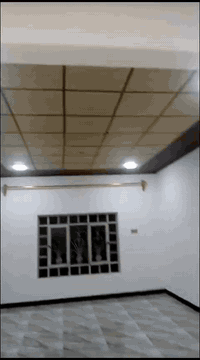 بيت لايجار او البيع في حي النصر ال14 دون دلاليه ب500 مساحه 150متر ركن واجهه 15 والثانيه 10 وجه فرعي والثاني رئيسي غرفتين نوم صاله واستقبالة مطبخ مفتوح حديقه وكراج رقم *********** صاحب البيت
