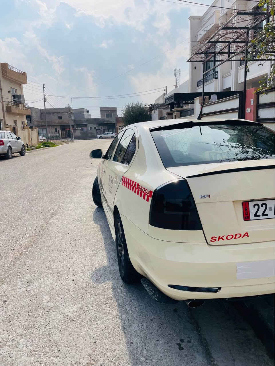 سکۆدا ئۆکتاڤیا ٢٠١٣ توماتیک مەکینە ١٦ بچوک گۆڕاوە بۆ ٢٠ جیتە فوول کەمەلیات جوانکاری چوار تایەی نوێ غازو بەنزین شاشە ئایپاد کامێرا دوو پارچەو نیو سبوغ پشتی کەپسە پێشی لای سایەق کەمەک گرتیە     ژ.م*********** أربيل, العراق
