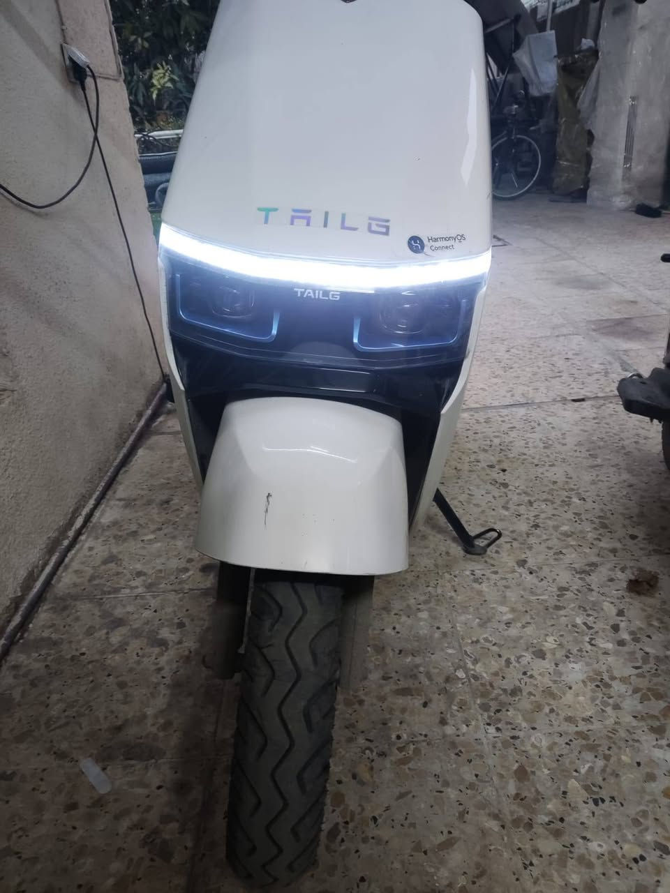 السلام عليكم ..للبيع 800 الف .بيها مجال بسيط..  6 بطاريات . ملف 1400 . مكاني بغداد الكرخ اقرب نقطة نفق الشرطة...التواصل خاص او واتس اب *********** ابو يوسف تحياتي للجميع
