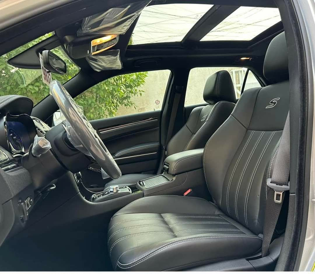 اوباما  2022 S امريكي اصل اصل 
رقم بغداد دولي بسمي 
نضامين غاز بانزين 
حادثه تبديل بنيد 

مواصفات السيارة:-
*بانوراما
* نقطة عمياء . 
* حساسات امامية . 
* مصابيح امامية زنون مع  بلوجكترLED . 
* ويل قياس 18 مكسيكي اصلي. 
* حساسات خلفية .  . 
* شاشه كبيرة مع نظام ملاحة نفكيشن GPS .
* سستم صوت كامل مع دمام خلفي 
* كراسي جلد طبيعي شعار S
* مقاعد أمامية كهربائية عدد 2 .  . 
* مقاعد أمامية تبريد وتدفئة . 
* مقاعد خلفية تدفئة . 
* تشغيل عن بعد .  . 
* تدفئة ستيرن . 
* محدد سرعة .  . 
* كاميرا خلفية دوارة.
* مرايا رادار مع ترحيب متحسسة للاضاءة  
* دخول ذكي (بصمة)
اي استفسار ***********

السعر ٢٨٥ وبيه مجال
