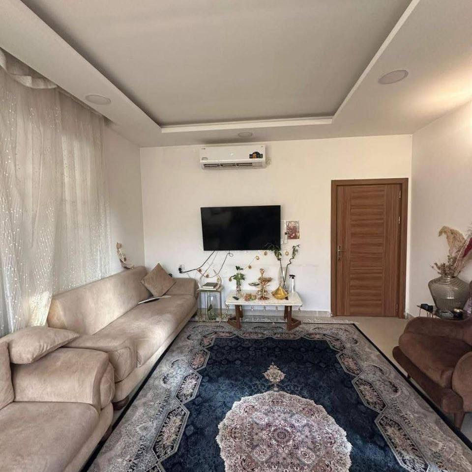 دار للايجار 200 متر طابقين مؤثث

محتويات البت/ 3 غرف نوم و هول و استقبال و مطبخ و صحيات و كراج. و حديقه 

الموقع/ مجمع مدينتي 

السعر/ 800 الف مع الخدمات 
_______________

للاستفسار مراسله الصفحة على 
الرسائل الخاصه 

‌‎او الاتصال بالارقام⬇️📞 
***********
***********

او زيارة ⬇️⬇️⬇️

(( مكتب الفيصل))

📍 كركوك/ نهاية شارع القدس /
(مجمع فلوريا) قرب من مصرف اهلي العراقي 

الفيصل_AL FAYSAL 🏡
‏AL-FAYSAL (Real estate & Contracts)

* نستقبل جميع عروضاتكم السكنية 🏠 والتجارية 🏡 بكافة مناطق كركوك
