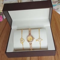 ساعات • هدايا عيد الحب • توصيل متوفر