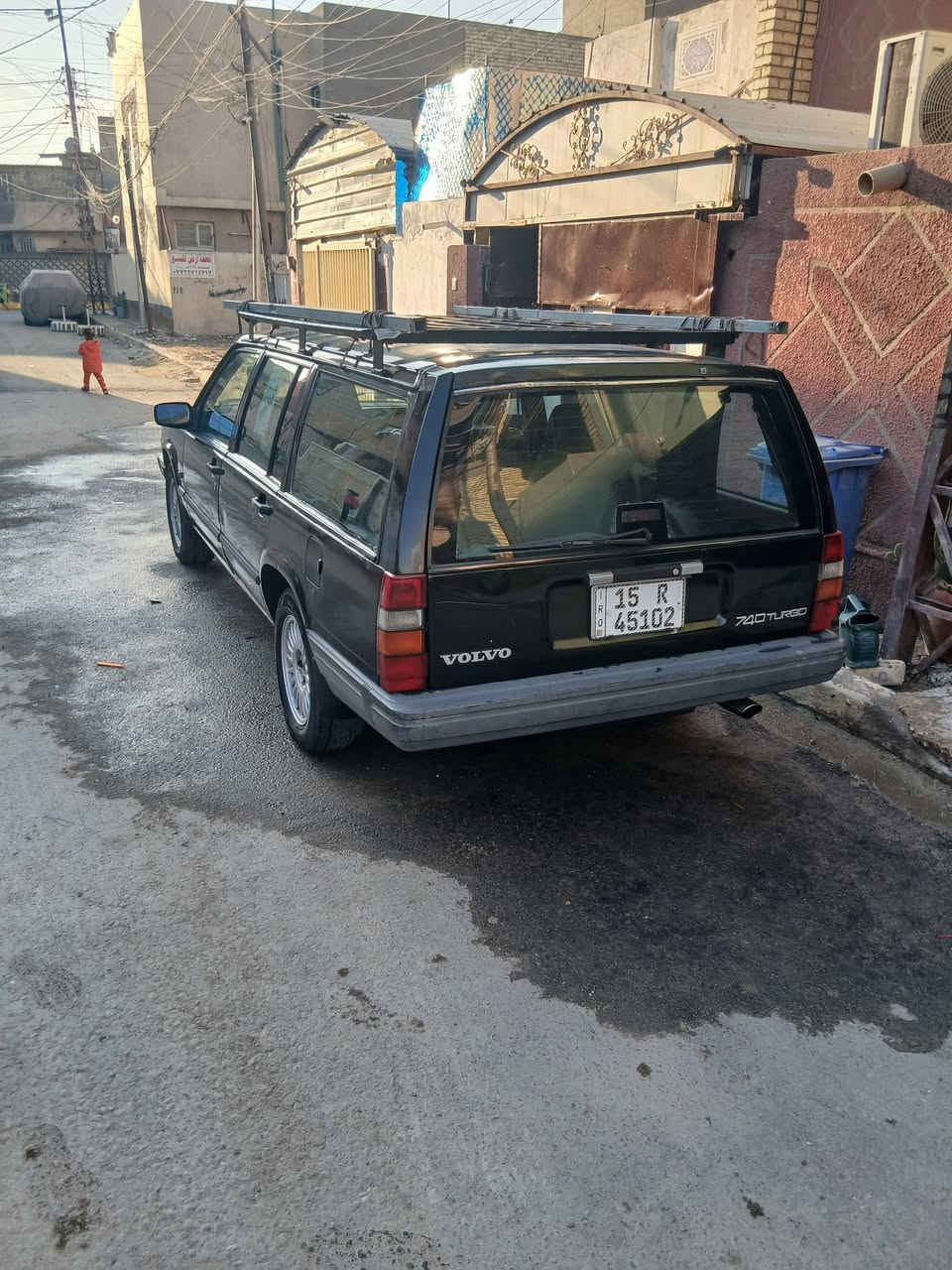 السلام عليكم فالفو موديل 1992 للبيع فقط
السياره جاهزه من كلشي 
كير ومحرك فالفو مو تحوير جديد 
حداديه كامله 
تخم تاير 
نظام ABS 
تخم تاير جديد 
داخل ابطاين جديد 
السياره ممعمره  علا وضع البلاد شركه 
تحويل وسنويه جديد  مداور  ثاني يوم بسمي السياره 
ويل كب حديث 
السعر ٧٠ وبيها مجال 
مكان السياره بغداد الزعفرانيه الاربع شوارع 
***********
