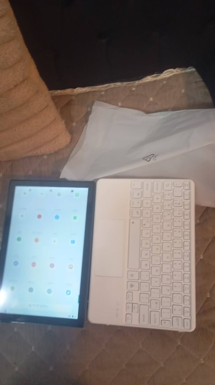 السلام عليكم
ايباد للبيع جديد مامستعمل 
السعر 75 وبي مجال قليل
الرقم *********** بي واتساب
