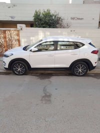 توكسان خليجية موديل 16 شكل ال17  ماشيه 183 مكينة 2000 دوش  مكاني بغداد...