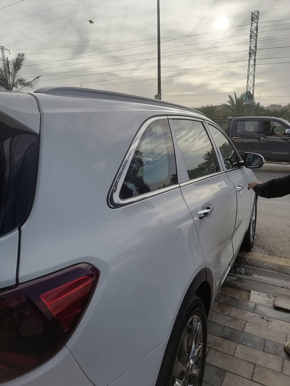 كيا سورنتو 2020 خليجي رقم اربيل مكفوله كفاله عامه من الحوادث عدا شخط بسيط كلش بالجاملغ الامامي  ممبين اصلا
✅ 7 راكب مع كشنات جلد 
✅ صندوك كهرباء
✅ اشاير ترحيب بلمرايه 
✅ كشاف ولايت led 
✅ بك لايت led 
✅ مرايه شفط
✅جنطة كهرباء 
✅ ويل كب نيكل 
✅ حساس امامي خلفي جانبي 
✅ 3 قطع تبريد 
✅ كلمة سورنتو بلدواسه
✅ اربعه انظمه قياده 
✅ يو اس بي
✅ بردات بلادية 
✅ فول تحكم ستيرن 
✅ كشنات كهرباء
✅شاشة كبيره
✅قماره حديد
✅ كامرات دواره 
‏✅ صدر جديد كير مكينة تبريد كلة جديد ومكفول إدامة 
‏✅ V6 ستة سلندر 3500 ماشي ١٢٢ كم
جاهزة بدون اي نقص اسبير منازل

السيارة للبيع ٢٥٥ $  وترهم مراوس 

للتواصل  ***********    واتساب
