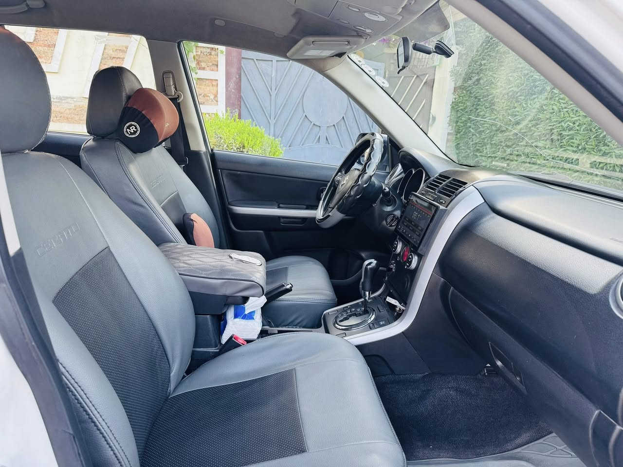 ساسوكي كراند فيتارا 2014 صبغ بين البابين وصندوق السياره جديده وكامله رقم اربيل باسمي تحويل ثاني يوم ***********  بغداد العامريه السعر 11200
