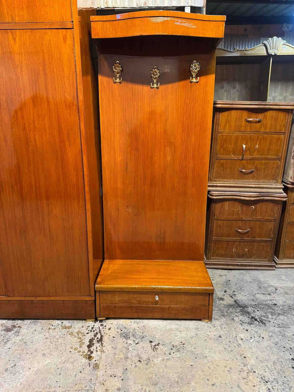 السلام عليكم معرض الشويلي لنجاره والأثاث 
غرفه 6 وملحق صاج داخل وخارج الظهر جرجوبه
صاج شغل ثقيل جدا جدا نظيفه اخت الجديده استعمال قليل الغرفه  صاج الوجه 5 ملم وداخل أبيض 4ملم 
 للحجز والاستفسار علئ الرقم او واتساب (***********) ( *********** )
يوجد توصيل جميع المحافظات
العنوان بغداد الامين ثانيه
