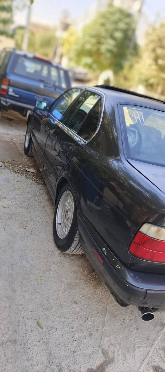 ‎BMW.525    شتتيكى پاكو جوان  موديلى ١٩٩٠ گير عادى *********** مکینە ٢٥  دوای کەبسە بیشی تۆزێیکی هەیە‎ السليمانية, العراق
