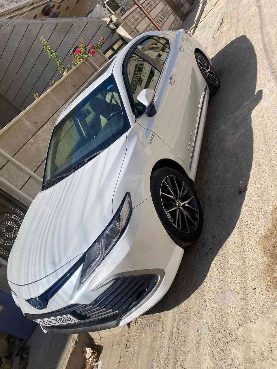 السلام عليكم ورحمة الله وبركاته للبيع فقط سياره اعلا موصفات بل كامري
2024 وكالة عبد اللطيف جميل فول 1/1  

الممشى : 23

الحالة : مكفوله كفاله عامه فقط رصعه مسحوبه

اللوحة : بغداد اللوحة الجديدة وتشمل هزة سنة 2026 

المواصفات : الاعلى مواصفات في فئة الخليجي 

الفئه : GLE 

المالك : بأسمي شخصياً 

العنوان : بغداد الكرخ 

الاستفسار 

‭0773 273 0248‬
