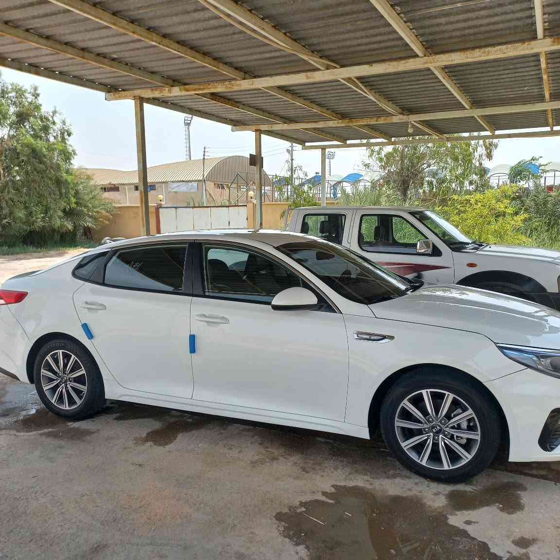 K5 موديل 2021 وارد كوري
صبغ قطعه وحده اثر ضربة خفيف شواصي بدون اثر وبيها بارد بالباب الخلفي عكس السائق ماشية ٦٦ الف فقط مكينه وكير كفالة على وضع الشركة 
السعر 153 المكان البصرة قضاء القرنة 
*********** المدينة, البصرة
