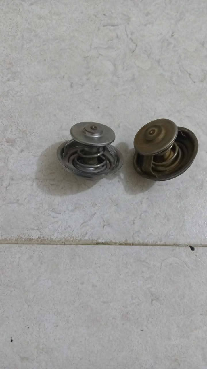 سلام عليكم من رخصت ادمن غراض 500 قبق ولفات  
سلندر 28بي برغي مال كور واحد مسحوك نضيف
سلف مسكر
بطيخات ثلاثه حساس كام شفت وتي بي اس
مسطره نوزلات ولف راجع
فانوص كامل مكان بغداد


**إذا كنت صاحب هذا الإعلان وتريد حذفه لأي سبب، رجاءا أرسل رسالة إلى الدعم الفني**