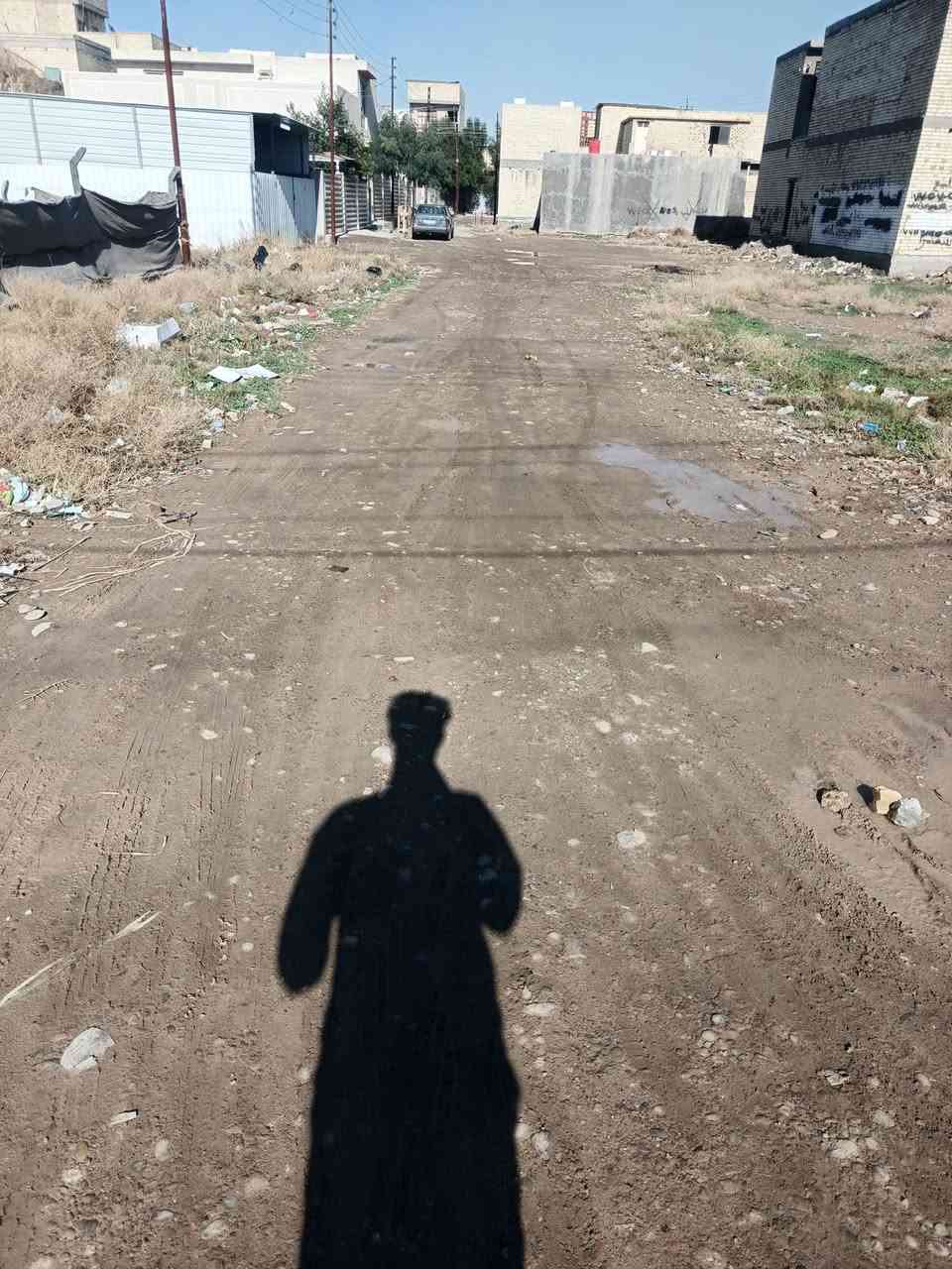 سلام عليكم قطعه ارض البيع مساحه 100 متر في سريدات مدخل لاول بصف ركن سنده 25 خدمات  مي كهرباء مجاري كامل متفوع سعره 24 للاستفسار *********** متعجل علا بيعته سويلك بيه قرار ما عتقد اكو هيج سعر مناسب بل سريدات
