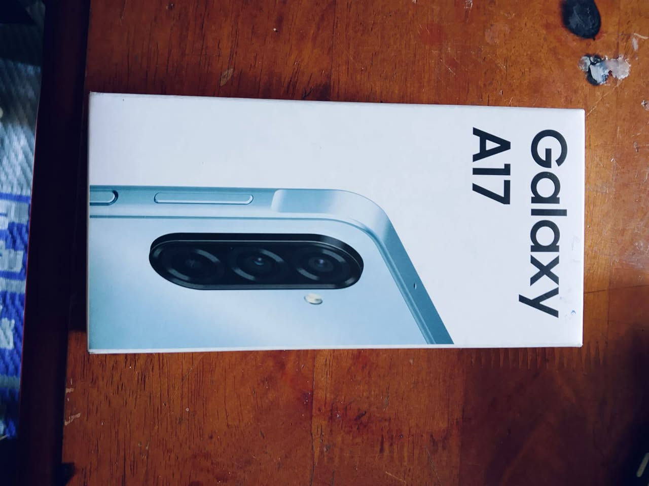 السلام عليكم تليفون جديد مستخدم عشره ايام مكان بغداد سعر 400 وبي مجال بسيط ***********
