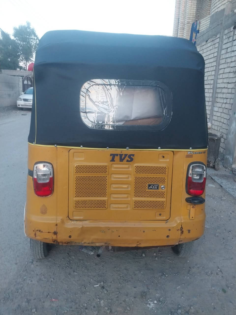 سلام عليكم تكتك للبيع ١٨كامله كبل للشارع ٧وراق كامله كبل للشارع سعر ٣وبيه مجال حق الجيه كلشي موضح بلفيديو مدينه الصدر ***********
