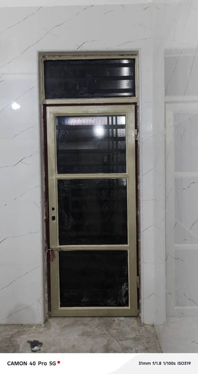 سيد حيدر للزجاج والمرايه يتوفر لدينه جميع انواع الزجاج والوجهات 10 ملم وعمل الالمنيوم وال ببسي  في النجف الاشرف وبانسب الاسعار الجمله الرقم الاول ***********
الرقم الثاني *********** «تم تنفيذ هاذه العمل بادارة سيد حسين وبايادي كوادره محترفه »
