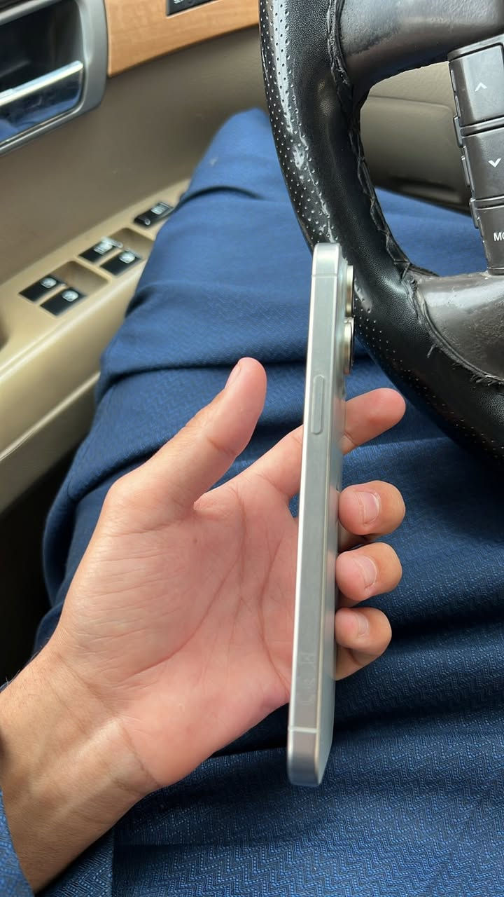 ١٥ برو ماكس عربي شرق اوسط ذاكره ٢٥٦ بطاريه ٩٦ كلشي جهاز اجو جديد متواجد بالشطره والدوايه 
***********
