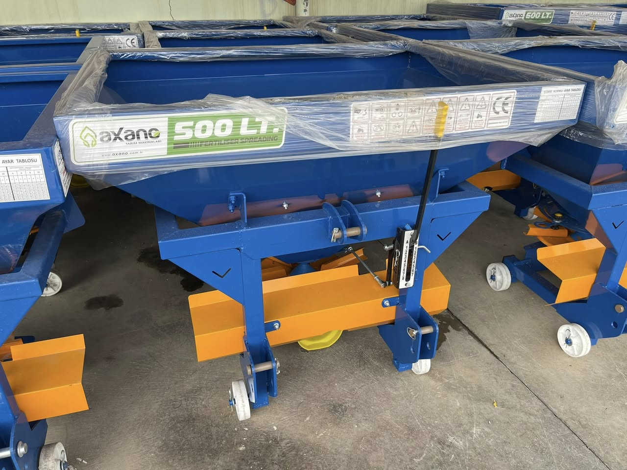 وەجبەی نوێ کۆلی تورکی بەردەستە بە ئەنواع جۆری 400 -500-600-800بەجەگ بێ جەگ لە پێشانگای کشتوکاڵی کوردسات  *********** ***********
