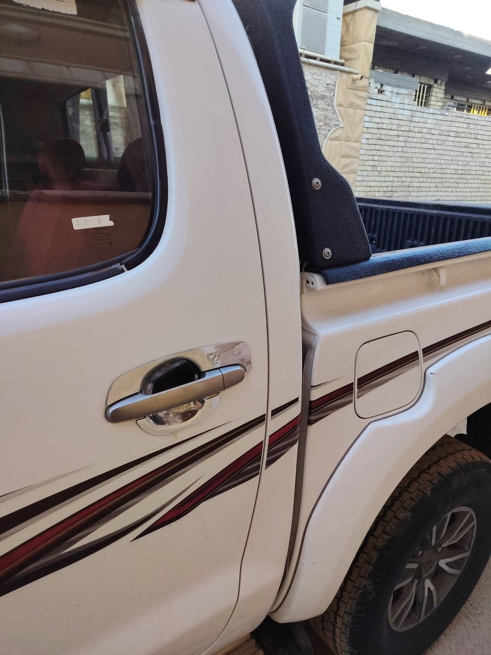 السلام عليكم بيكب هايلوكس فورويل للبيع موديل ١٤ رقم بغداد وهزه جديده بسمي تحويل مباشر سياره جديده سونره بلنشر وبلاديه مكينه ما مفتوحه تخم تاير جديد سياره وتماتيك حداديه جديده المكان بغداد الزعفرانيه وسعره ٢٢٠ ورقه وبيه مجال حك الجيه للتفاصيل أكثر على الرقم *********** او ***********
