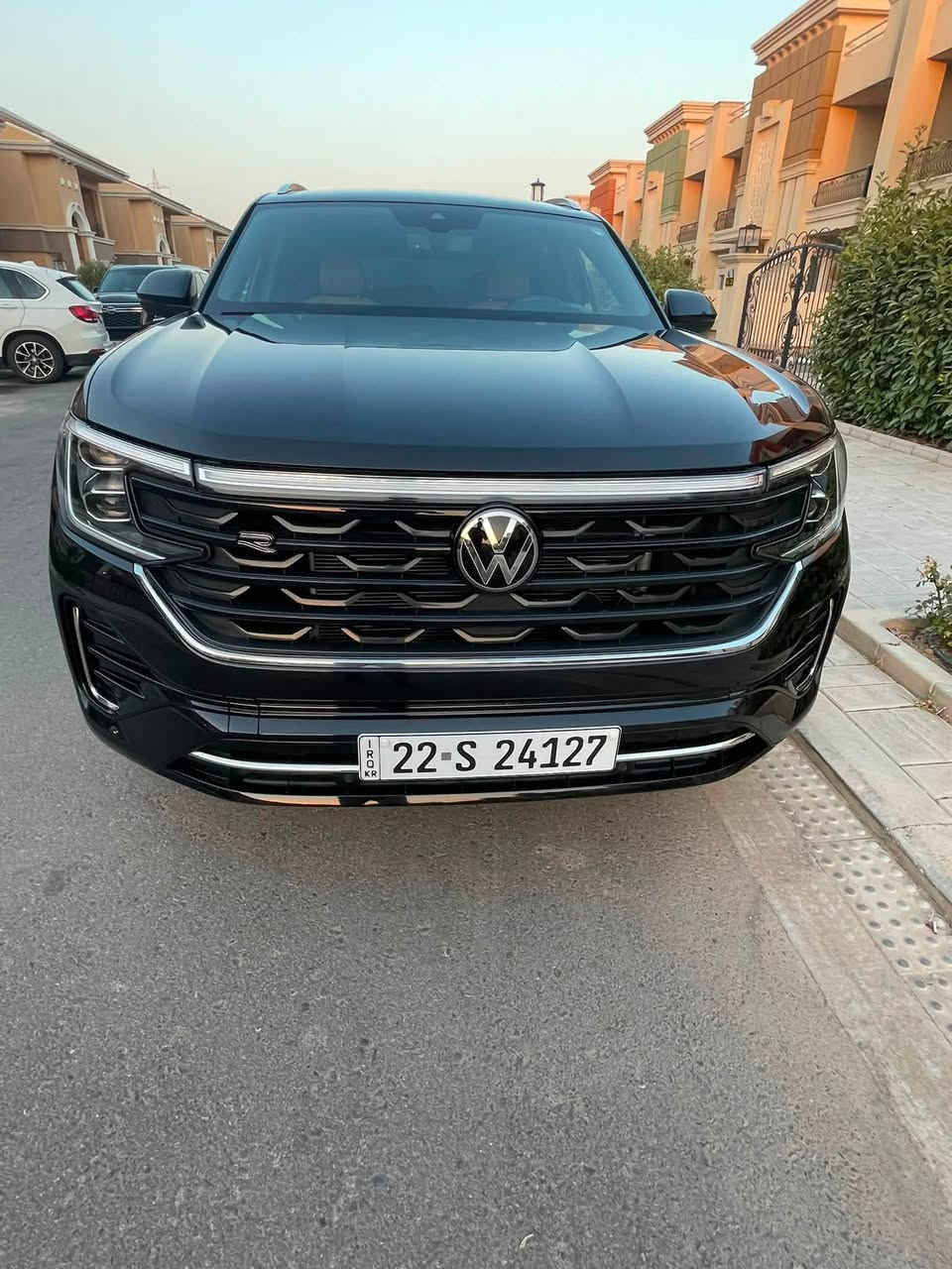 فولكسفاغن

اطلس  sel r-line موديل 2024
ماشية 25000 الف كيلو متر 
كلين تايتل 
محرك 20 توربو 

مواصفات السيارة 
بانوراما 
كشنات تدفئة وتبريد 
استيرن تدفئة
صندوق كهرباء 
تشغيل عن بعد 
مراقبة النقطة العمياء 
مقاعد كهرباء 
عدسة لايت متحرك 
انارة محيطية
ابل كار بلي 
4motion
تشغيل عن بعد 
بردات خلفية 
كشافات ضباب 
رادار امامي خلفي مانع تصادم 
قيادة ذاتية 
مثبت سرعة 
داتا شو 

داخل جلد مشمشي 
 
تبريد قطعتين 
مرأة السايق تظليل تلقائي 
 ملاحظة السيارة بيها كتاب تظليل من المرور 
هزة جديد 
سنوية لسنة 2031 

سعر السيارة 370 ورقة وبيها مجال 
 مكان السيارة اربيل 
للاستفسار الاتصال على الواتس اب ***********
