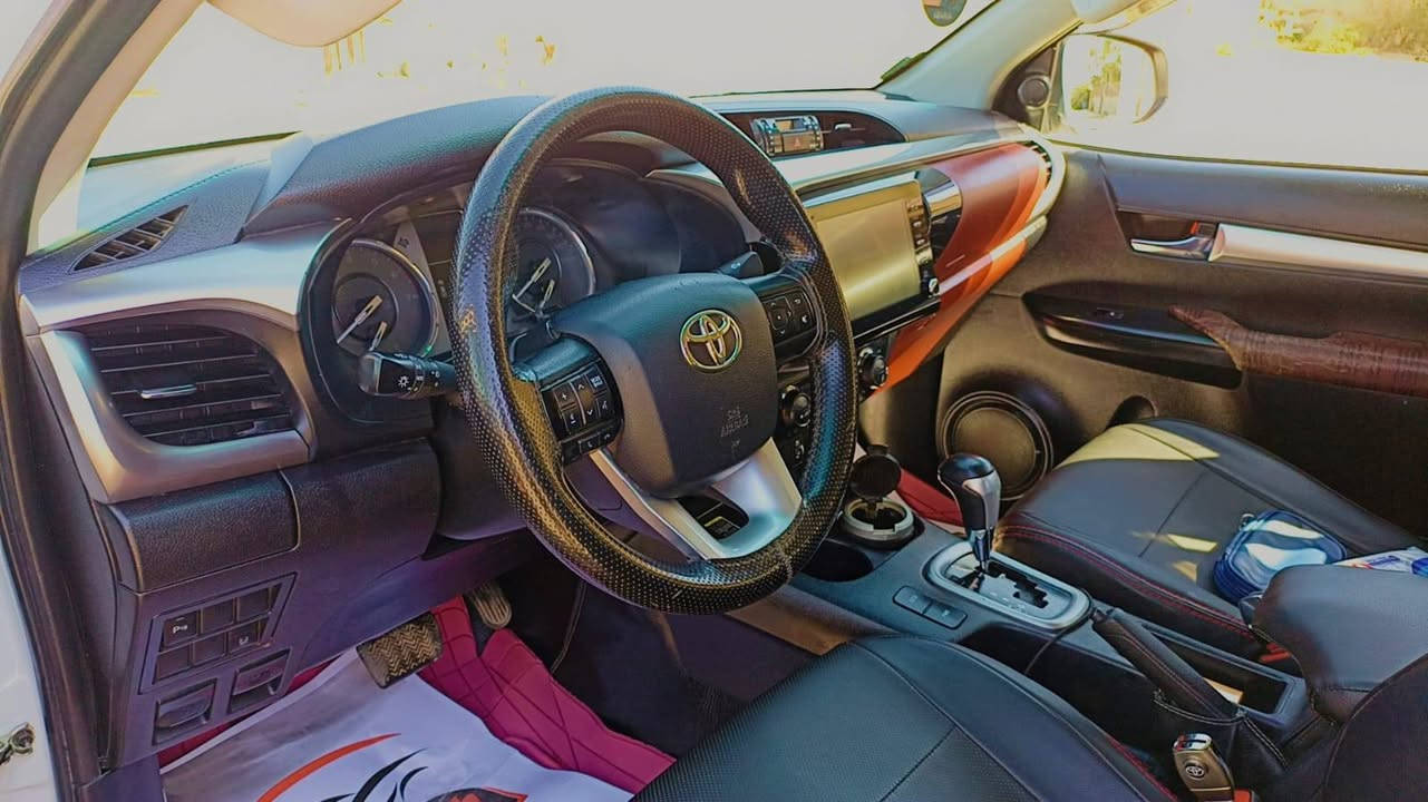 تويتا هايلوكس 2023 TRD
تي ار دي ٦ سلندر 
مواصفات الهايلكس معروفه كشنات تدفئه تبريد 
حساسات فور ويل 
مكفوله كفاله عامه
بدون ضرر 
رقم سليمانيه 

🛑 السعر سوي تعليق يصل مباشرة 🤖 

يرهم مراوس هم اذا رهم
بتوسان ٢٢ لو ٢٣
تحويل ثاني يوم 

رقم صاحب السيارة 
***********
