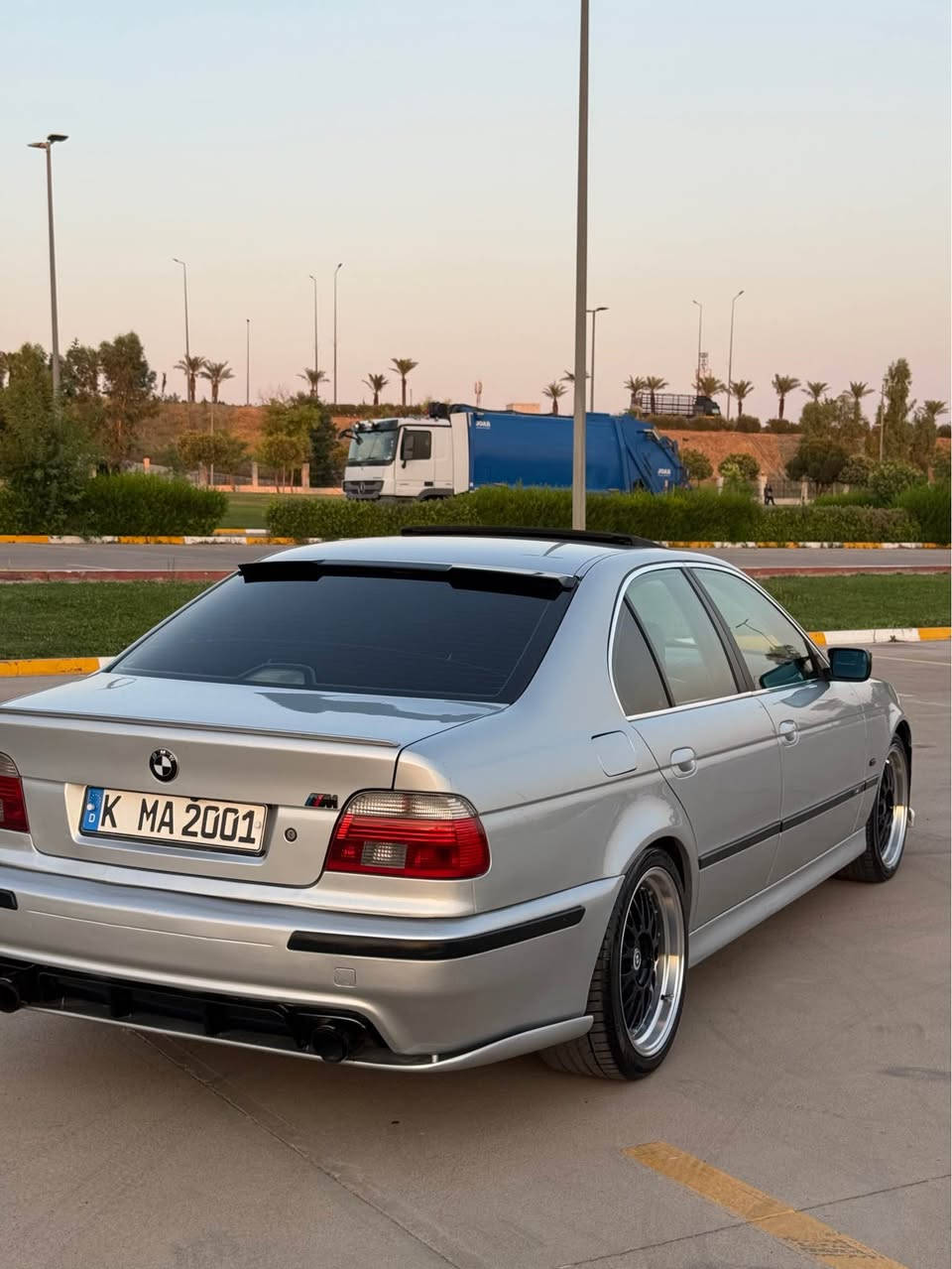 ماشاءالله 525i موديل 2002فول فول مواسفات كامل جوان كاري مه نه فيست ايبراهيم خه ليل ده عامي لو ده عامي به شه رت سبوغ سه قف و حيزام به شه رت 
شوين هه ولير 
ره قه م :***********
موشته ري ني تيل مه كه أربيل, العراق
