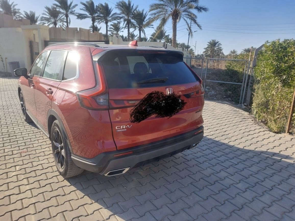 السلام عليكم
Cr-v سبورت 
‏ومعروفه مواصفات مال السبورت 
فتحه و رادار وتحكمات هاند بريك بصمه كشن كهرباء السياره جديده 
مكينه ٢٠٠٠ هايبرد 
موديل ٢٠٢٣
السعر ١٩٠ وبي مجال 
ماشيه ٥٠ الف كيلو 
وارد امريكي 
باسمي شرط التحويل 
الحادث مثل ما موضح بالسونار
مكانها بغداد
***********
