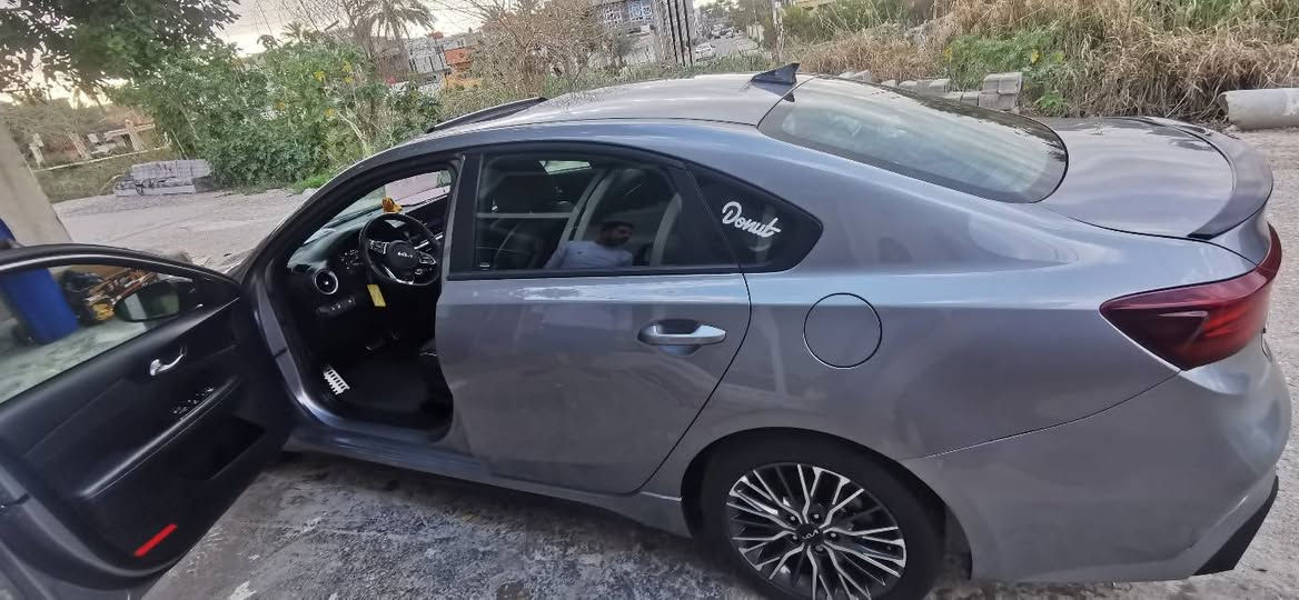 السلام عليكم 
كيل فورتي (  2024  ) وارد امريكي فئة جيتي لاين حادث جدآ بسيط بدون ايرباك صور الحادث ويه الصور محرك 2000 دوش
المواصفات ...
1.بصمة تشغيل + ابواب وصندوق
2.شاشة تدعم كار بلي 
3.سلايت
4.كشنات جلد ومخمل 
5.لايت لد 
6.بك لايت لد
7.كاميرا دواره 
8.ثلاث انظمة قيادة سمارت+ وسبورت+ ونورمال 
9.اشاير بالمري
10.رادرات جانبية+ وامامية+ وتحديد مسار + كروز سرعه
11.كات دوسات جانبية بلادية
12.نقطة عمياء 
13.قياده ذاتية 
وبعد بيها مواصفات / ***********
