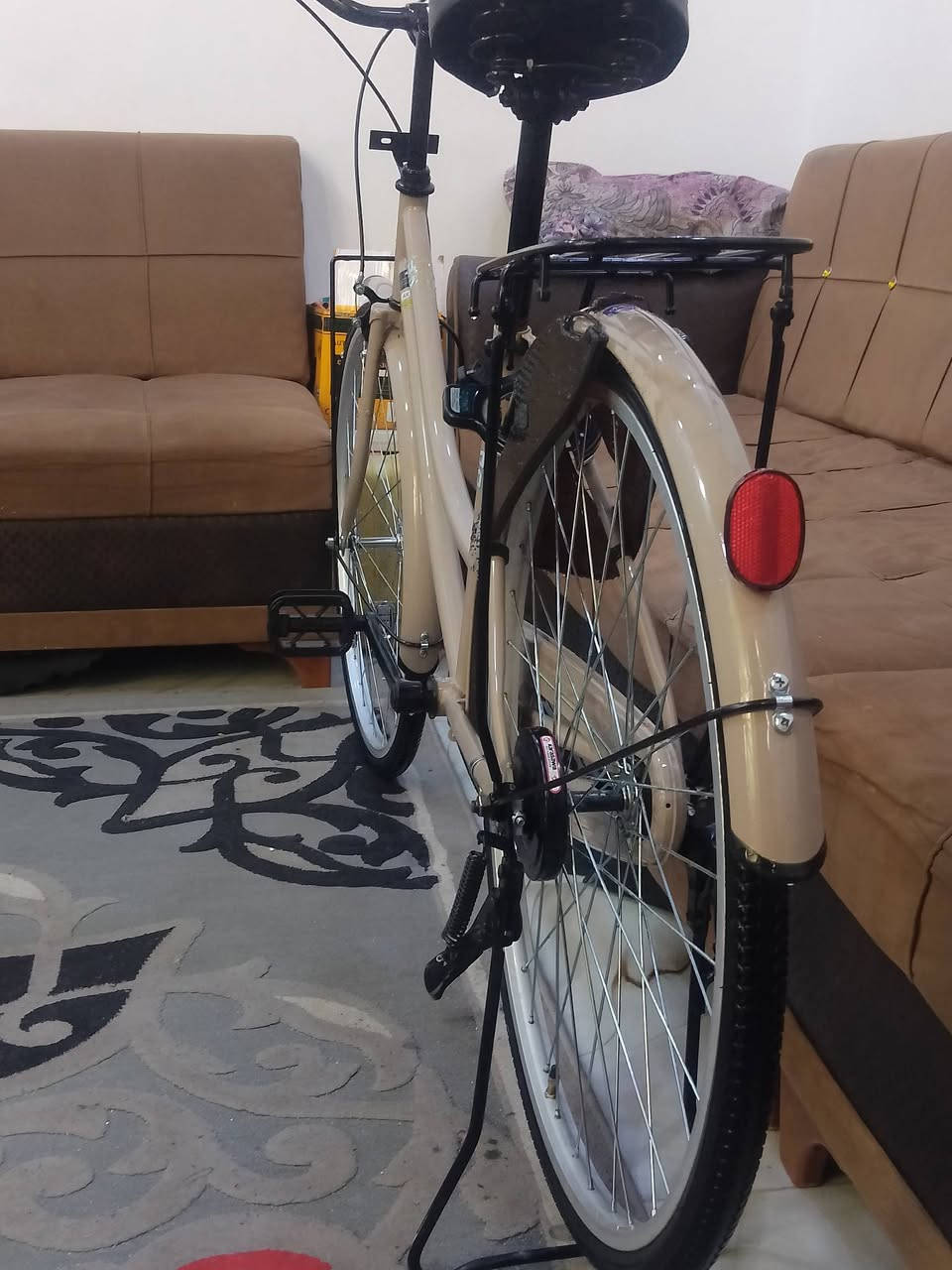 للبيع او مراوس ايفون او اندرويد باسكل ما اراوس فقط ايبادات موبيلات مكاني نجف رقم *********** باسكل نضيف حاويه من كرار ابو نقش موديل22 سعره 250 بي مجال قليل
