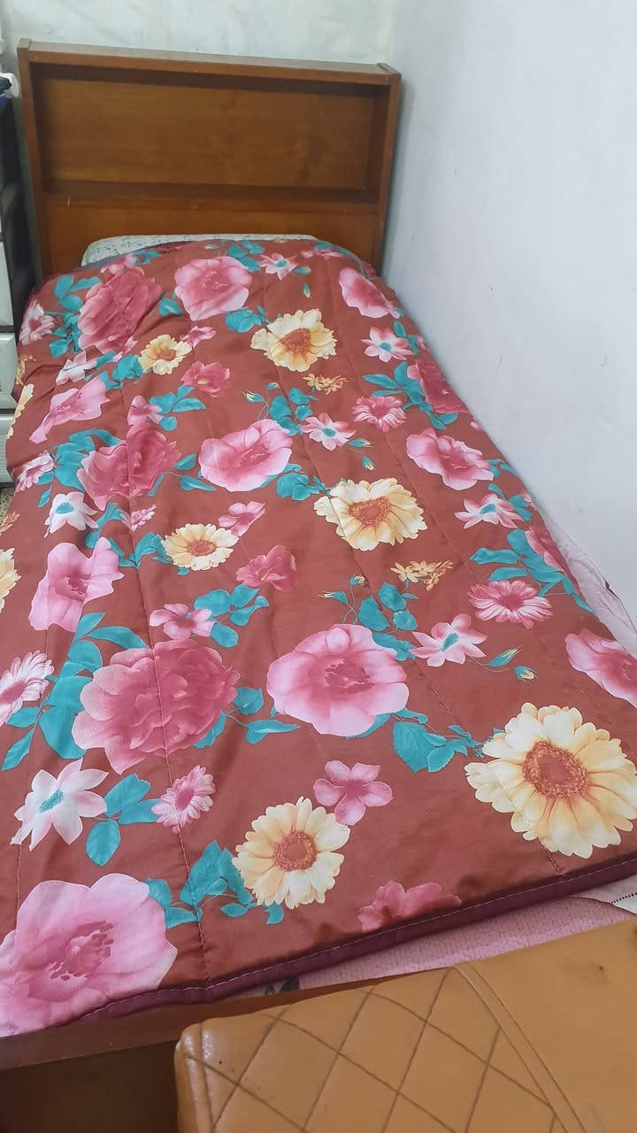 كنتور خشب ٥ ابواب  عرضه ٣ متر .. عمقه ٥٥ سم و ارتفاعه ١٩٠ سم
سرير ابو نفر خشب الطول ٢١٥ سم و العرض ٩٠ سم 

الكنتور ٢٠٠ و السرير ب ١٠٠
التواصل واتساب 
***********
