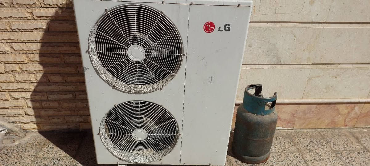 سبلت ال جي الاصلي القديم ٥ طن ٣ فيس ثلج و دفع قوي بدون بواري - بغداد ش فلسطين
***********
رايده ب٦٠٠ الف قفل
