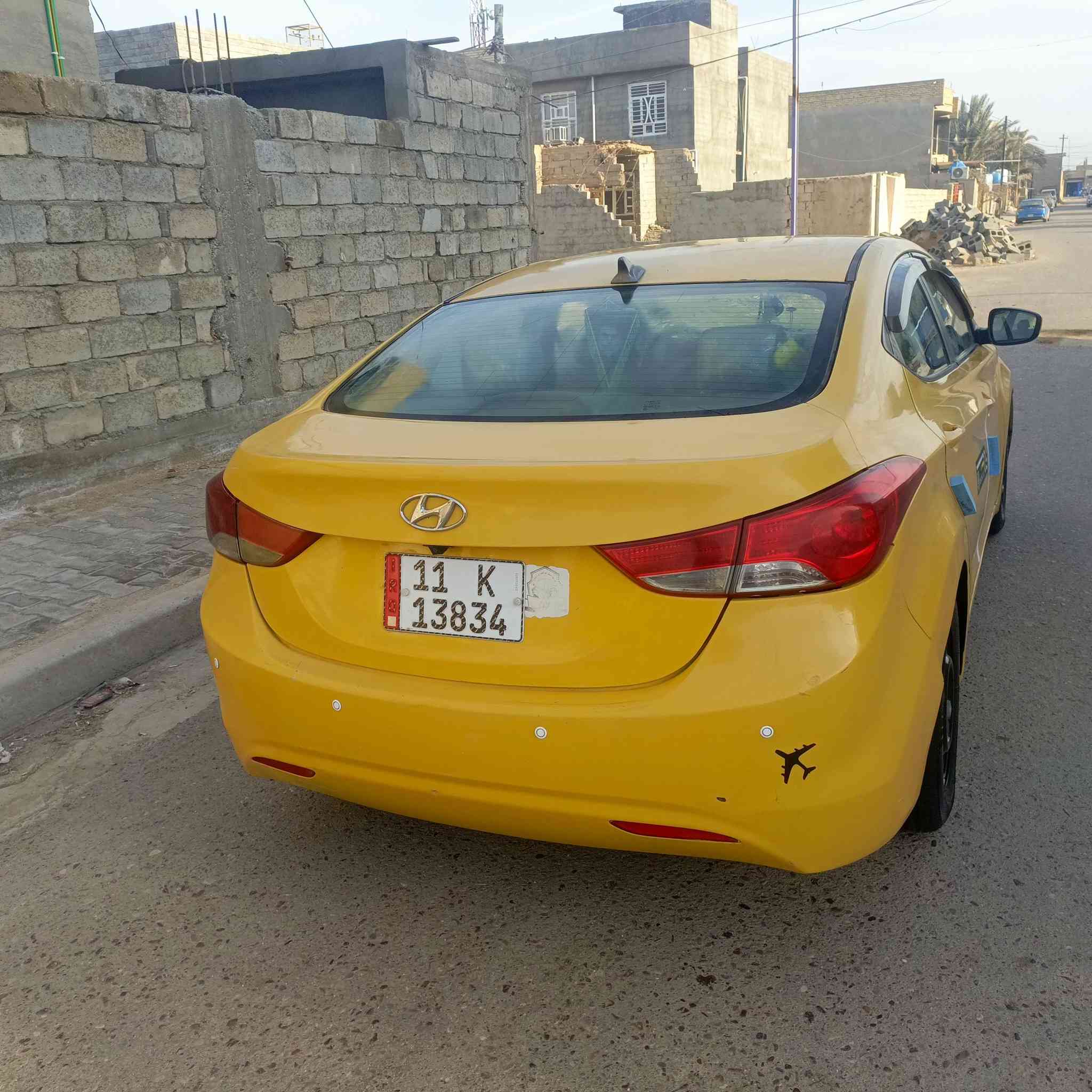 سلام عليكم
النترا موديل 2013وارد امريكي ضرر جاملاق وباب رقم بغداد بأسمي سعر 97 وبيها مجال حك جيه 
***********
