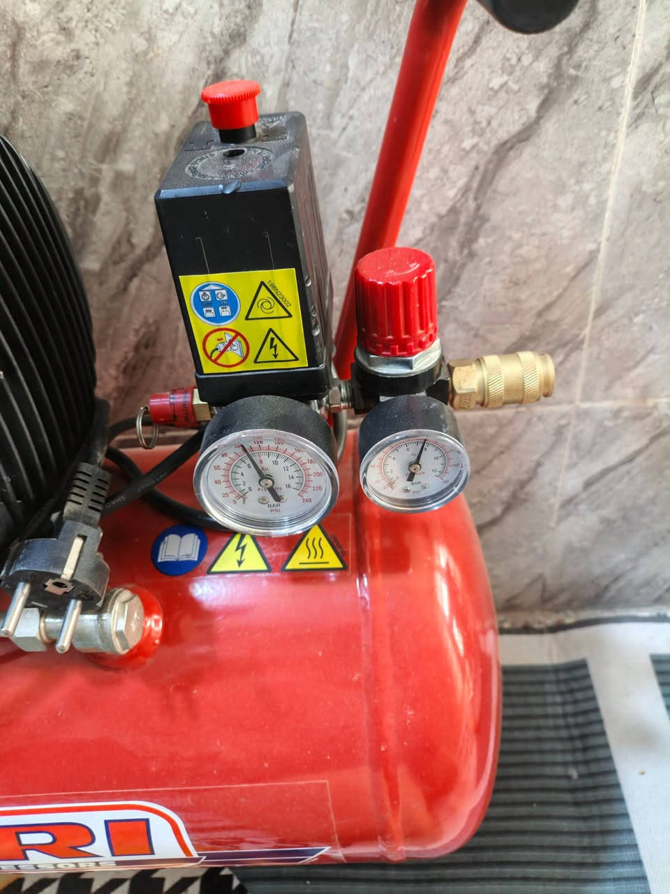 25 لتر 125 الف


**إذا كنت صاحب هذا الإعلان وتريد حذفه لأي سبب، رجاءا أرسل رسالة إلى الدعم الفني**